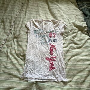 Aeropostale White Tee with Pink and Blue Graphics